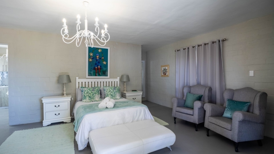 6 Bedroom Property for Sale in Jacobsbaai Western Cape